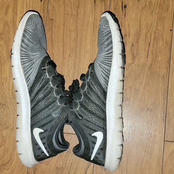 Nike shoes - Picture 3 of 6